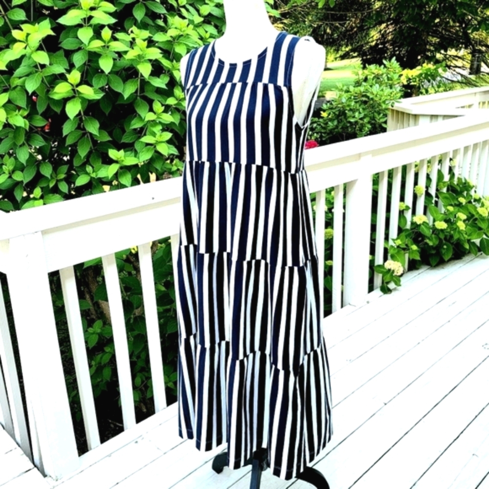 ๐๏ธ J Crew Sleeveless Striped Maxi Dress - Picture 1 of 7